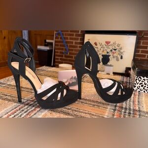 Dream Pairs Black Strappy Heels